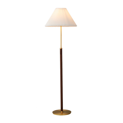 Retro floor lamp ins style girl's bedroom living room study bedside Nordic light luxury American walnut floor lamp