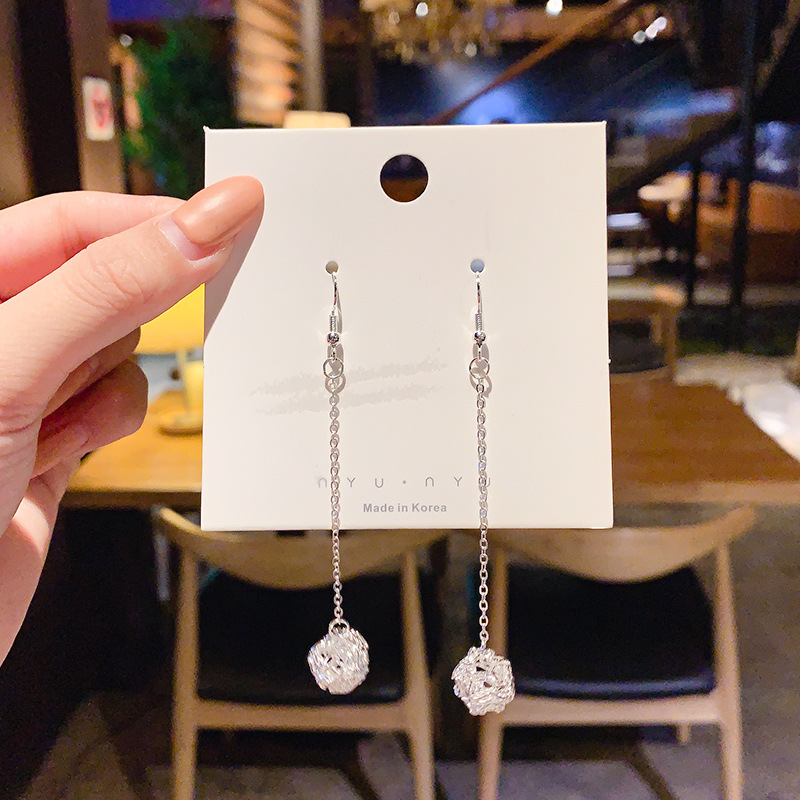 Corea del Sur ins retro exagerado pendientes elegantes de las mujeres pendientes largos de borla pendientes de moda personalizados pendientes populares