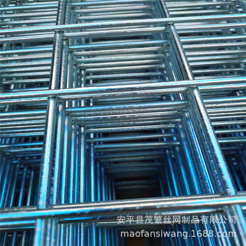 厂家供应加粗镀锌养殖铁丝网 防锈镀锌电焊网片 镀锌方孔碰焊网