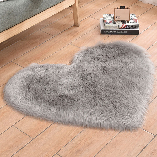 Pure Wool Solid Heart-Shaped Rugs for Bedroom Bedside Mat Full Coverage Living Room Coffee Table Mat Wool-like Rugs Factory
