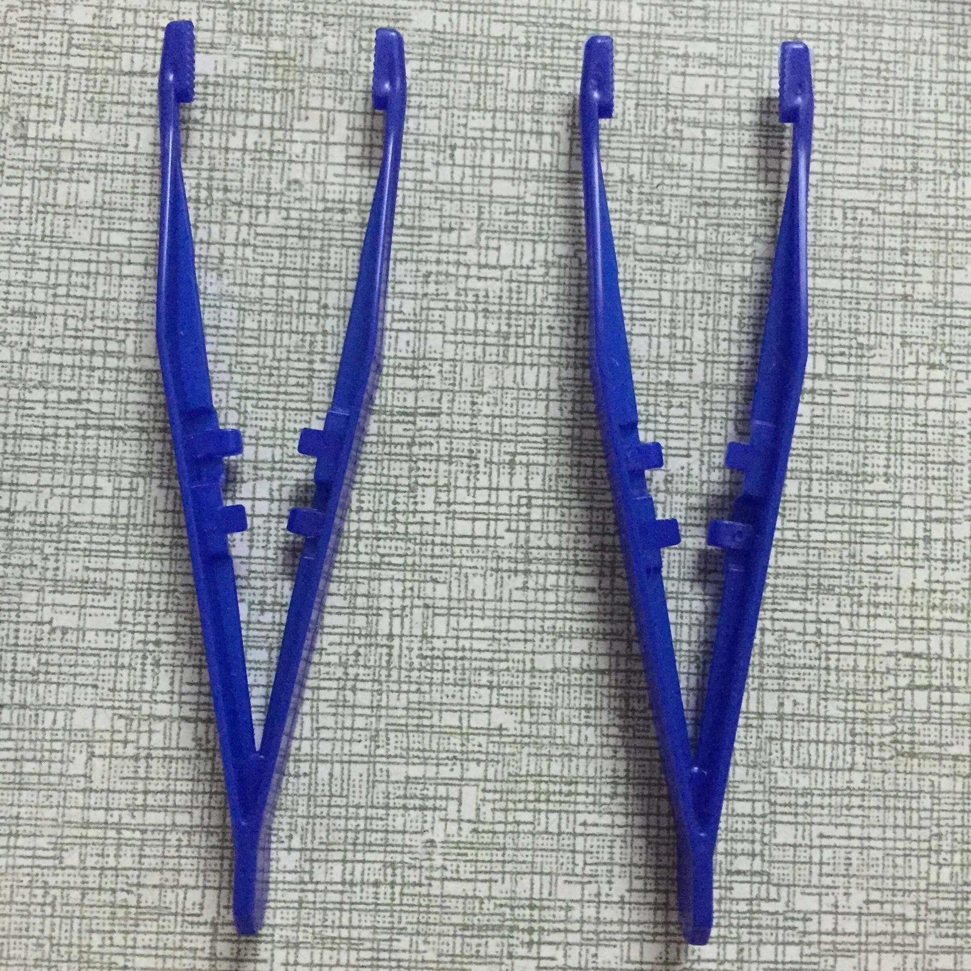 11cm*2.3cm PS 镊 批 Wholesale plastic can be changed