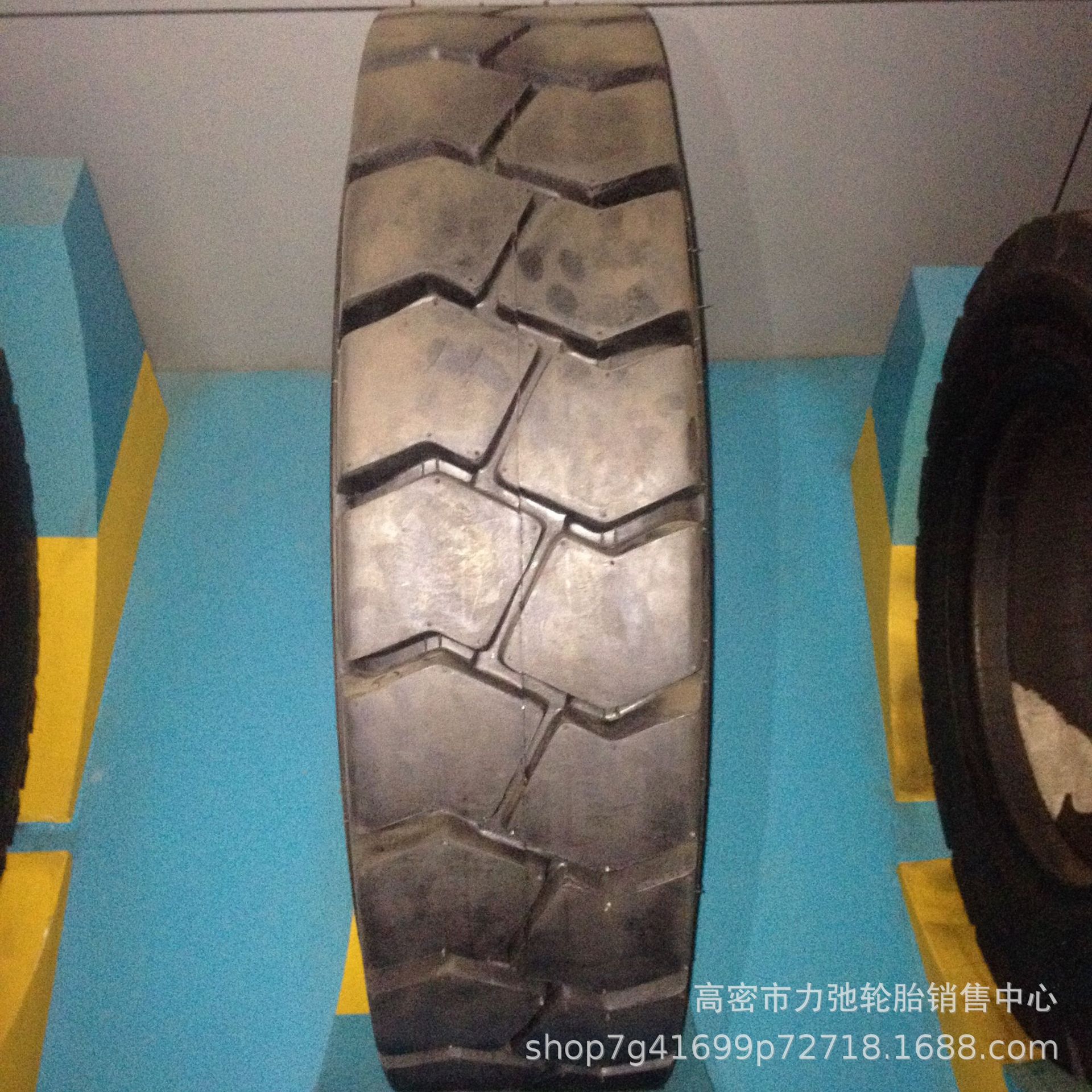 叉车轮胎825-20现货叉车花纹加深防扎重载厂家现货大量批发825-20