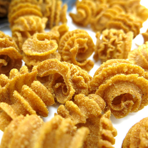 Dog Tooth Pizza Roll Snack Large Packaging Fried Rice Crisp Leisure Snack Food Octopus Burn Spicy Tianjin Specialty