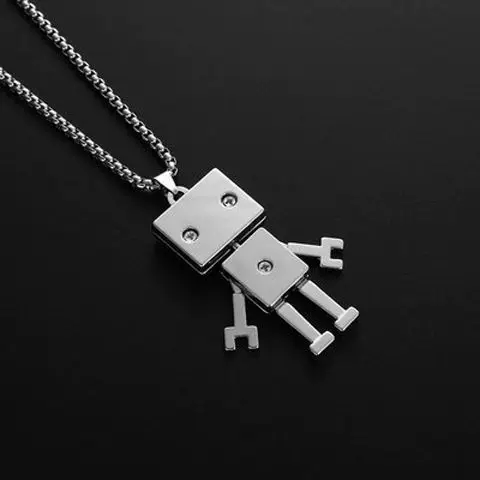 Popular Hip-Hop Fashion Astronaut Necklace Pendant for Men and Women, Couple Style, Trendy and Unique Sweater Chain