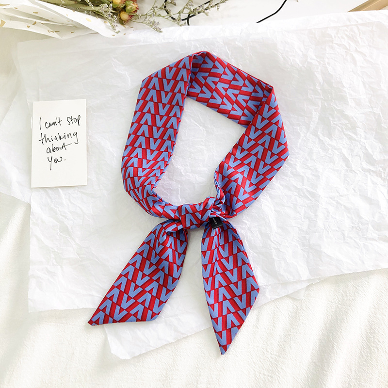 Primavera y otoño coreano bufandas de seda estrechas de decoración de banda larga impresión de seda simulada bufandas de ángulo agudo al por mayor en stock