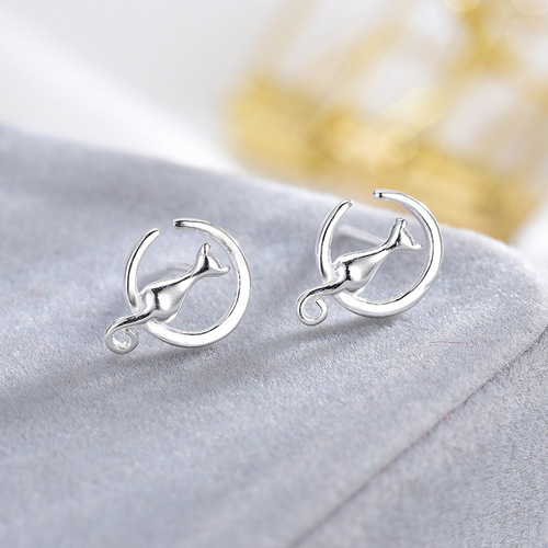 Moon Cat earrings for girls, fairy tale style, cute and sweet little cat ear accessories, temperament, Korean style niche design accessories