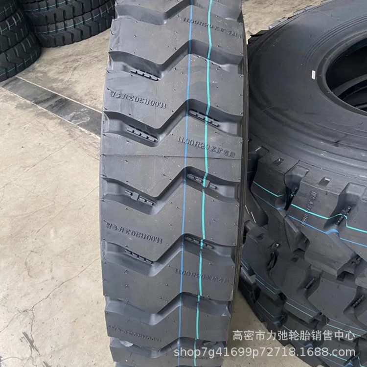 1100R20自卸车轮胎连体块花纹矿山轮胎花纹加深大载抗压1100r20