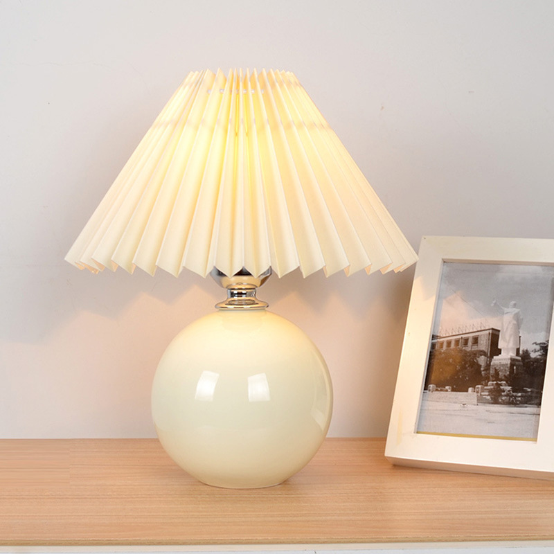 Vintage Retro Pleated Ceramic B&B Photo Atmosphere Kidsren's Bedroom Ins Small Table Lamp Amazon Led