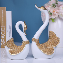 家居饰品客厅酒柜装饰小摆件创意结婚礼物树脂工艺品情侣天鹅摆设