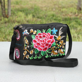 Ethnic square shoulder bag from Yunnan province, ethnic style, with embroidery
