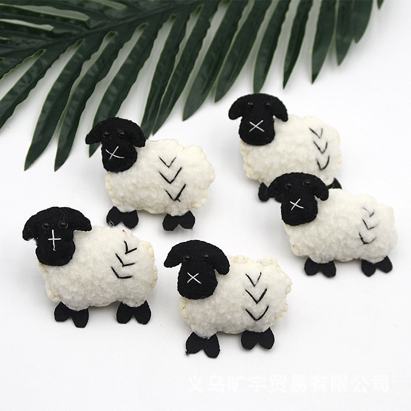 Spot New Wool Felt Little Sheep Christmas Tree Wreath Bouquet Pendant Poke Poke Le Animal Brooch Clothing Accessories Spot New Wool Felt Little Sheep Christmas Tree Wreath Bouquet Pendant Poke Poke Le Animal Brooch Clothing Accessories