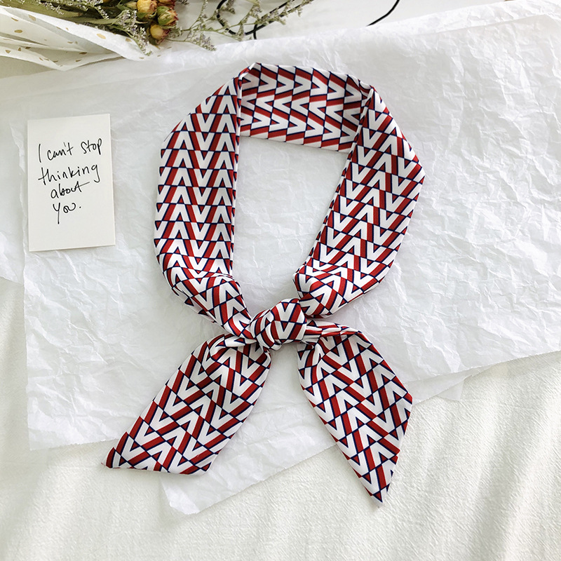 Primavera y otoño coreano bufandas de seda estrechas de decoración de banda larga impresión de seda simulada bufandas de ángulo agudo al por mayor en stock