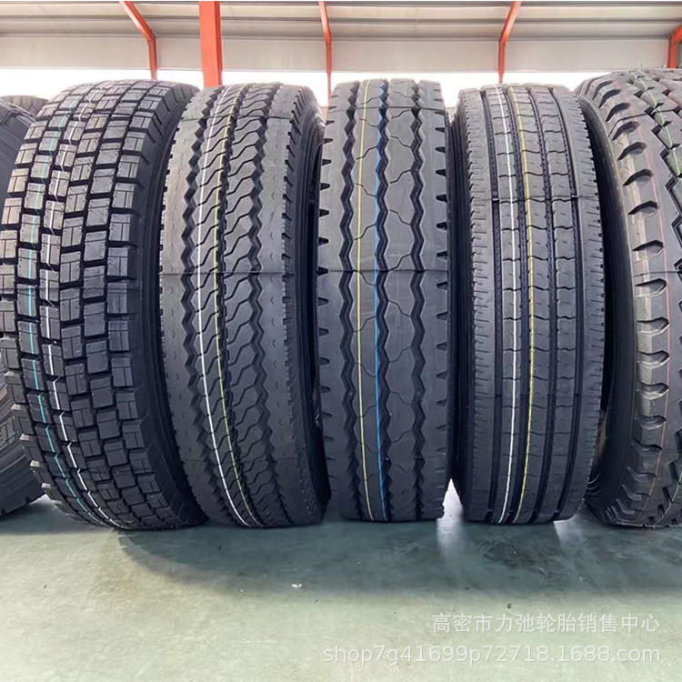 半挂车轮胎12R22.5钢丝胎货车客车轮胎大载防扎汽车轮胎12r22.5