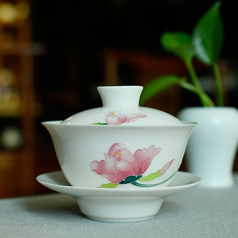 손으로 그린 풀 스프링 하트 그릇