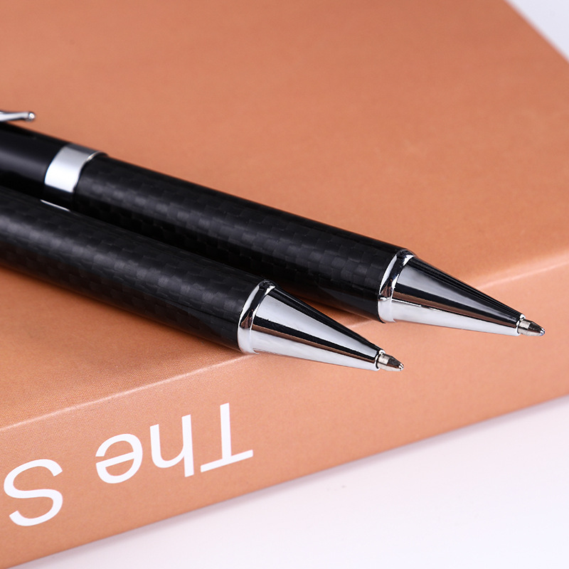 En stock de fibra de carbono Bolígrafo de Metal de alta gama regalo de negocios publicidad pluma de aceite pluma de metal de impresión de letras