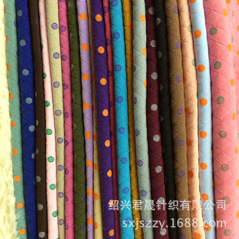 厂家供应全涤空心棉染色两色小圈纬编布料现货透气粗针工艺编织