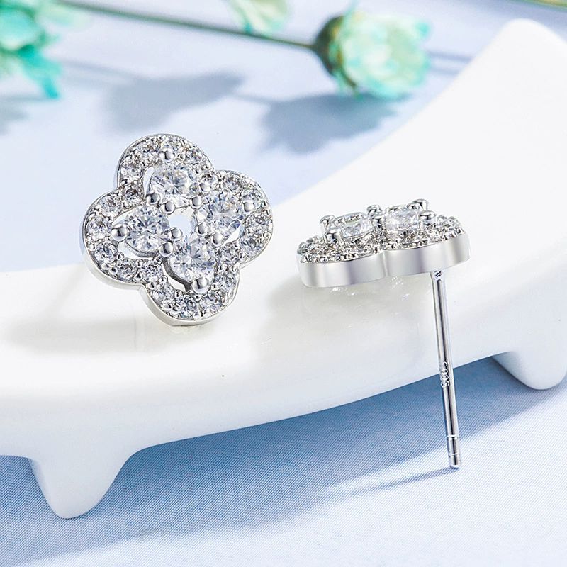 Серьги Four-Leaf Clover, стерлинговое серебро, микрозака́чка бриллианта, корейский стиль легкой роскоши