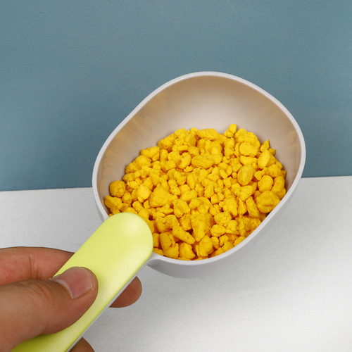Color matching plastic pet food spoon with clip handle pet supplies pet dog food thickened dog food spoon wholesale