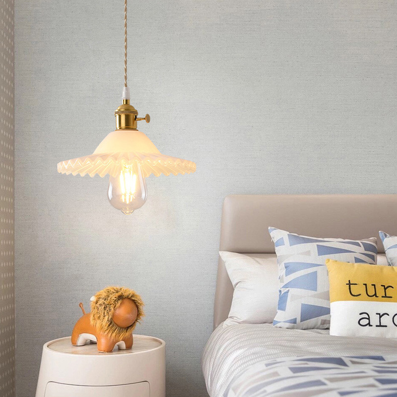 Nordic pequeña lámpara de una sola cabeza de cristal de cobre restaurante simple moderno país retro nostálgico creativo lámpara de la tienda de café