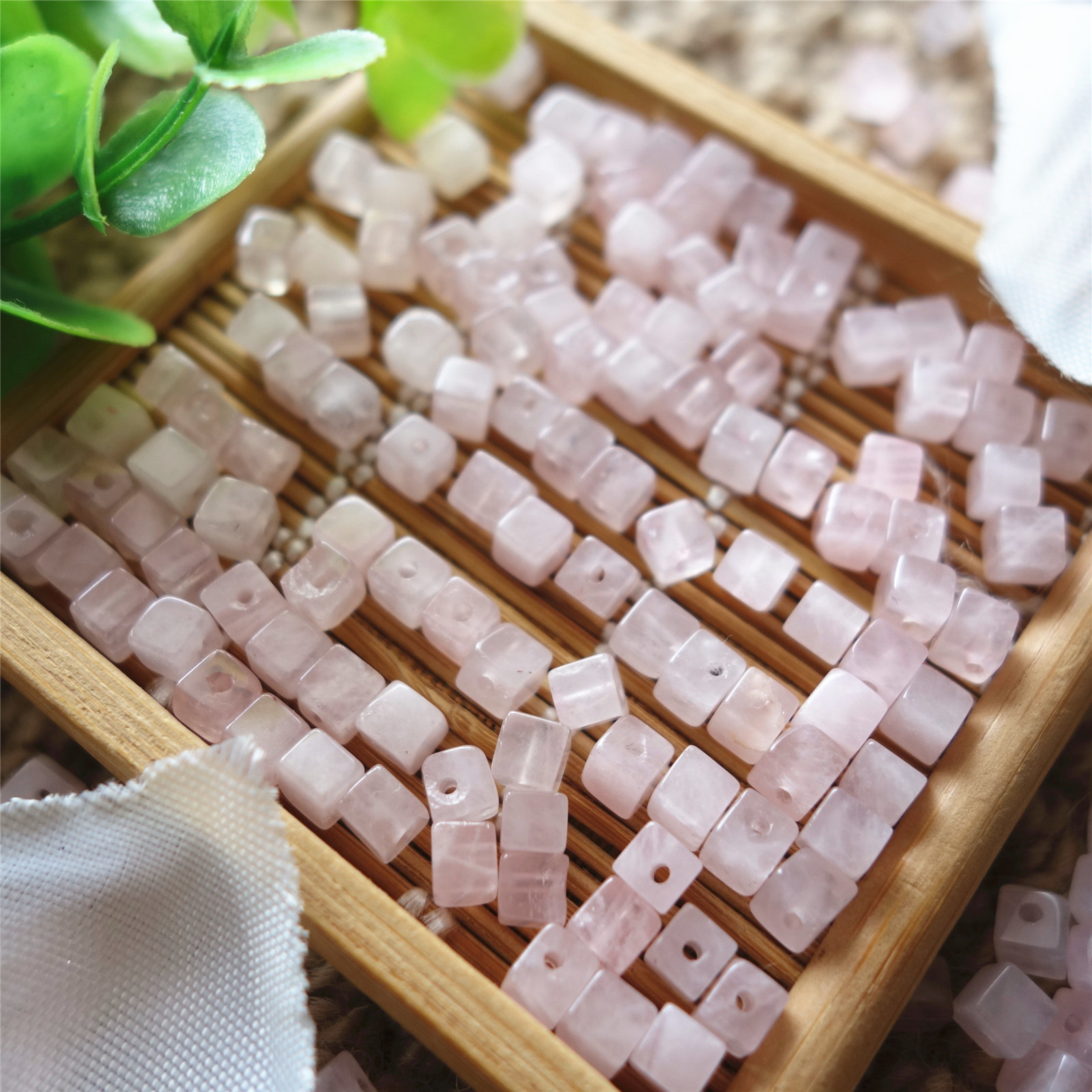 Organic small crystal