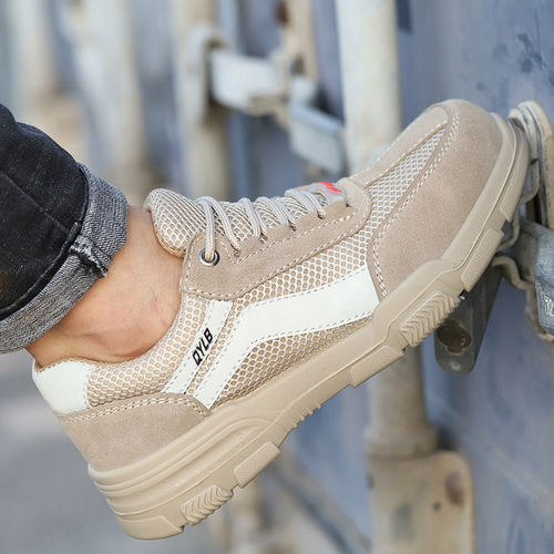 Wholesale steel toe autumn and winter labor protection shoes for men, anti-smash and anti-puncture solid soft bottom insulated shoes, 10KV anti-slip work shoes