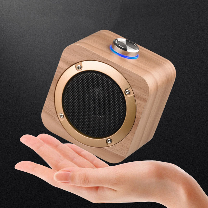Q1B wooden Retro Bluetooth speaker square stereo desktop wooden wireless subwoofer TWS new gift foreign trade