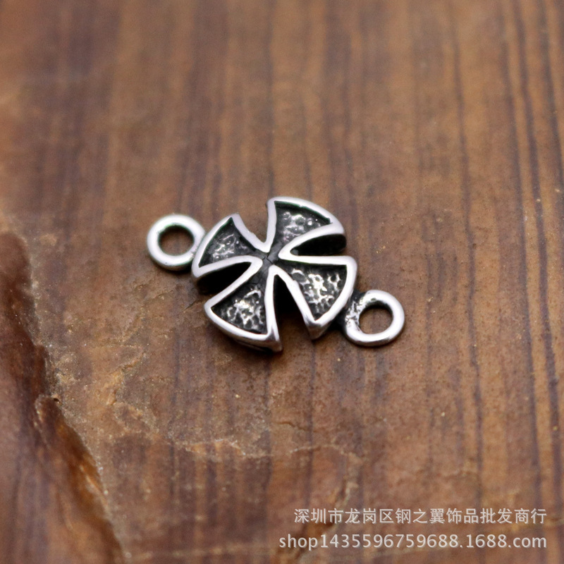 Taobao Europe and the United States original single hot DIY jewelry accessories clothing accessories stainless steel vintage cross accessories
