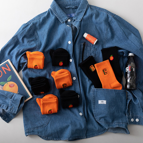 Korean Instagram trendy orange and black women's mid-calf socks with letters, streetwear skateboard style, high-waisted