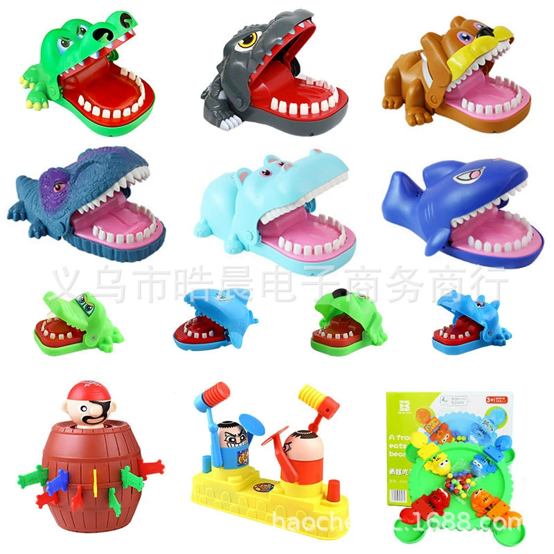 Игрушка, большой акула, кусает палец, крокодил, семейные игры