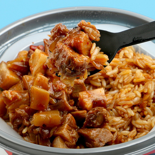 Self-heating rice, self-heating clay pot rice, self-cooking hot pot, ready-to-eat convenient rice, instant food, lazy man's fast food, wholesale