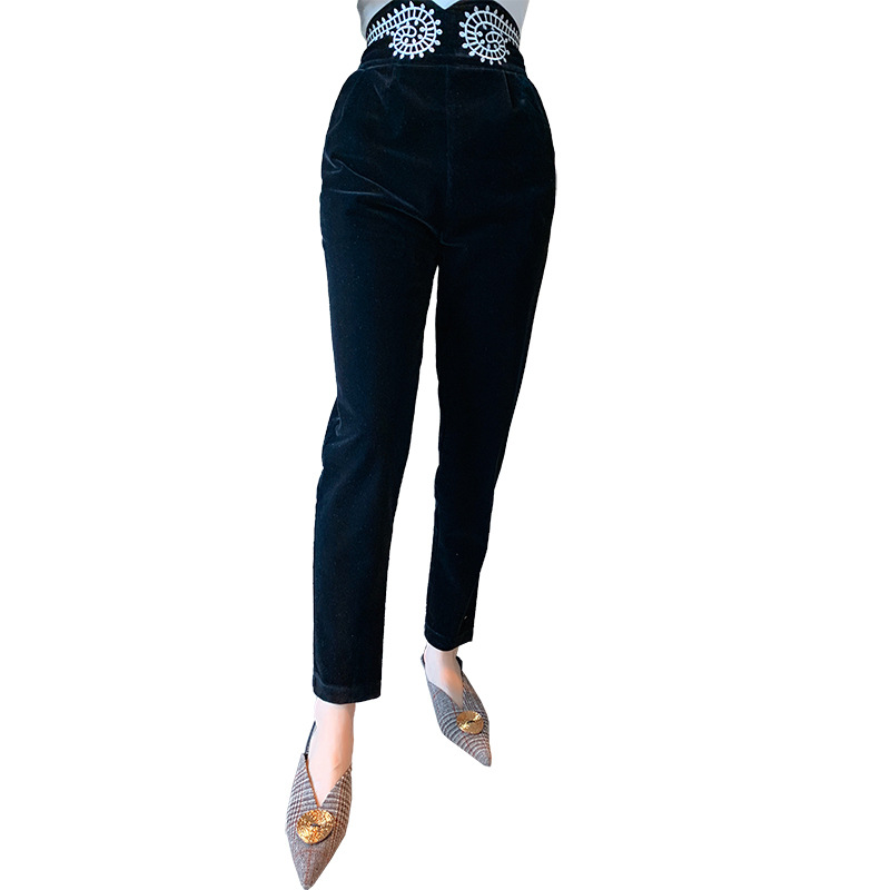 Quần nhung nữ cạp cao họa tiết thêu ống skinny — Màu đen