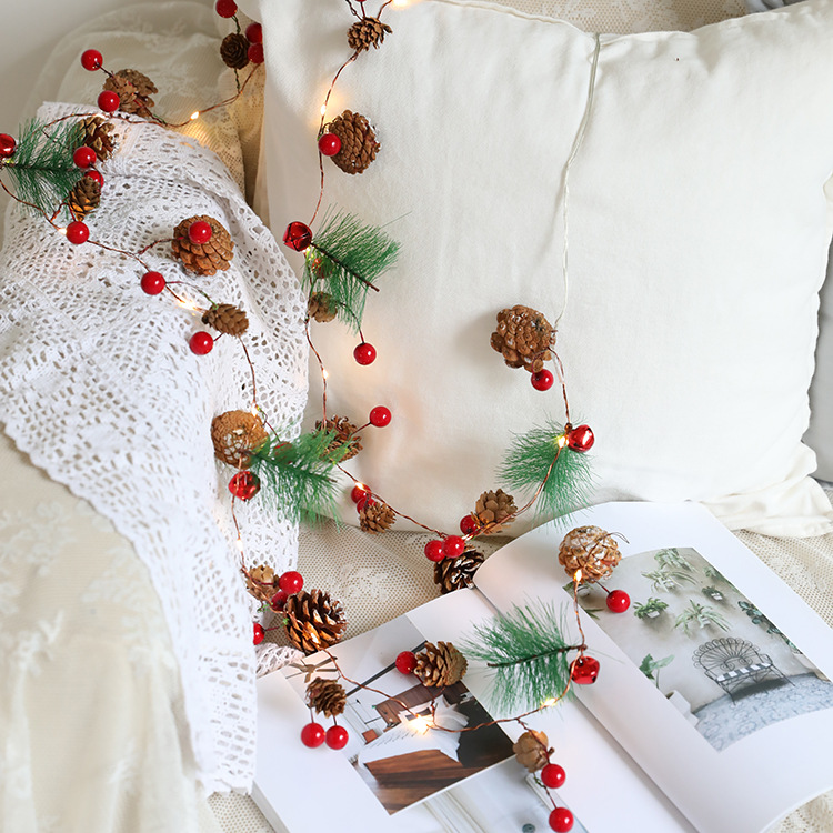 [폭발] 소나무 바늘 소나무 콘 구리 와이어