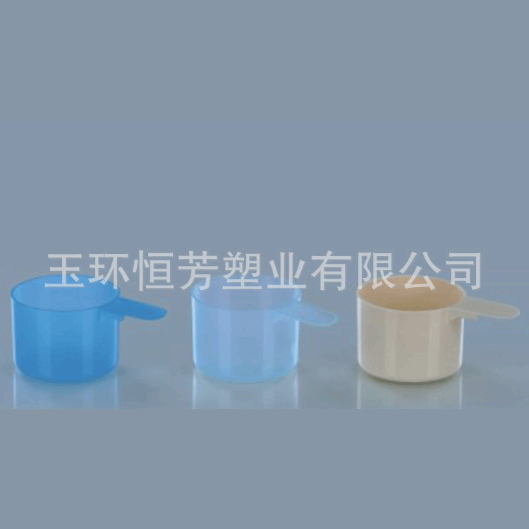 厂家供应PVC异形瓶杯子 带把手杯子 来图制作不同规格塑料杯