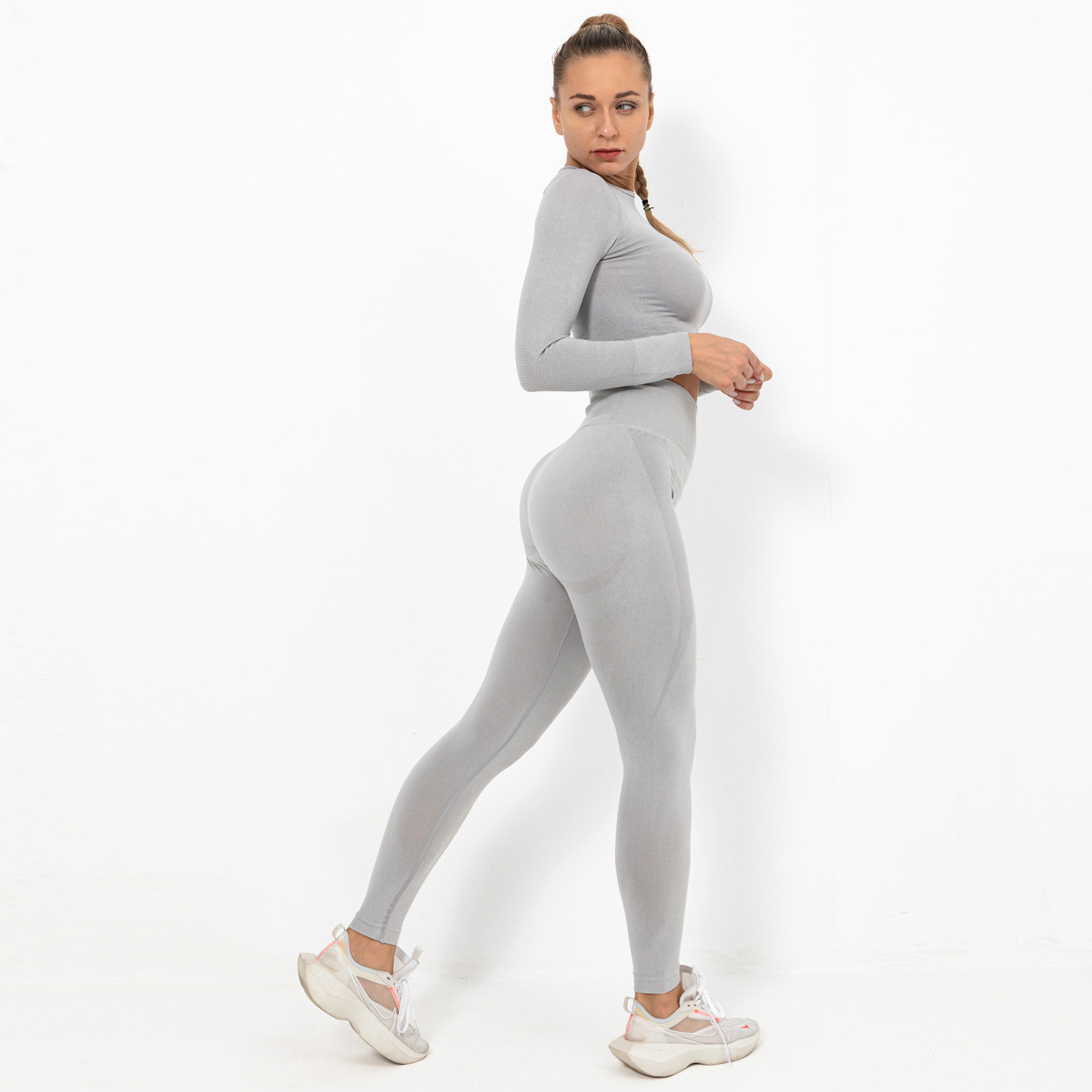 Procesamiento personalizado sin pellizco set de ropa de mujer media luna apertada elástica manga larga correr fitness set de mujer
