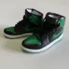 Black and green are prohibited (a pair of nude shoes)