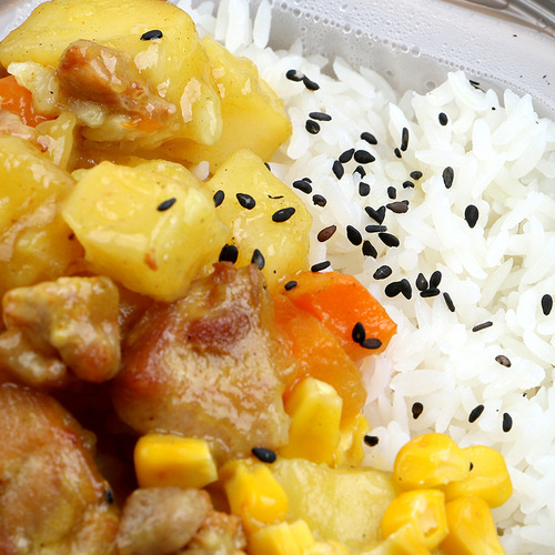 Self-heating rice, self-heating clay pot rice, self-cooking hot pot, ready-to-eat convenient rice, instant food, lazy man's fast food, wholesale