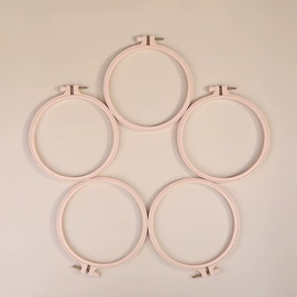 塑料工艺品;布艺绣品;针线缝纫