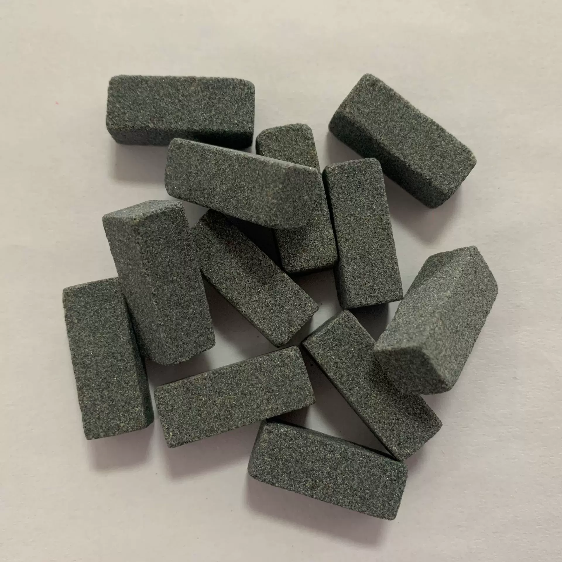 电磨吊磨配件小油石 抛光 打磨，小磨石 电磨附件雕磨附件电磨机