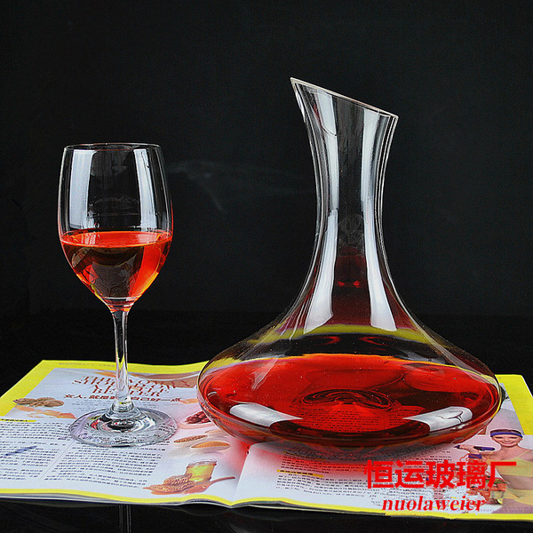glass wine decanter