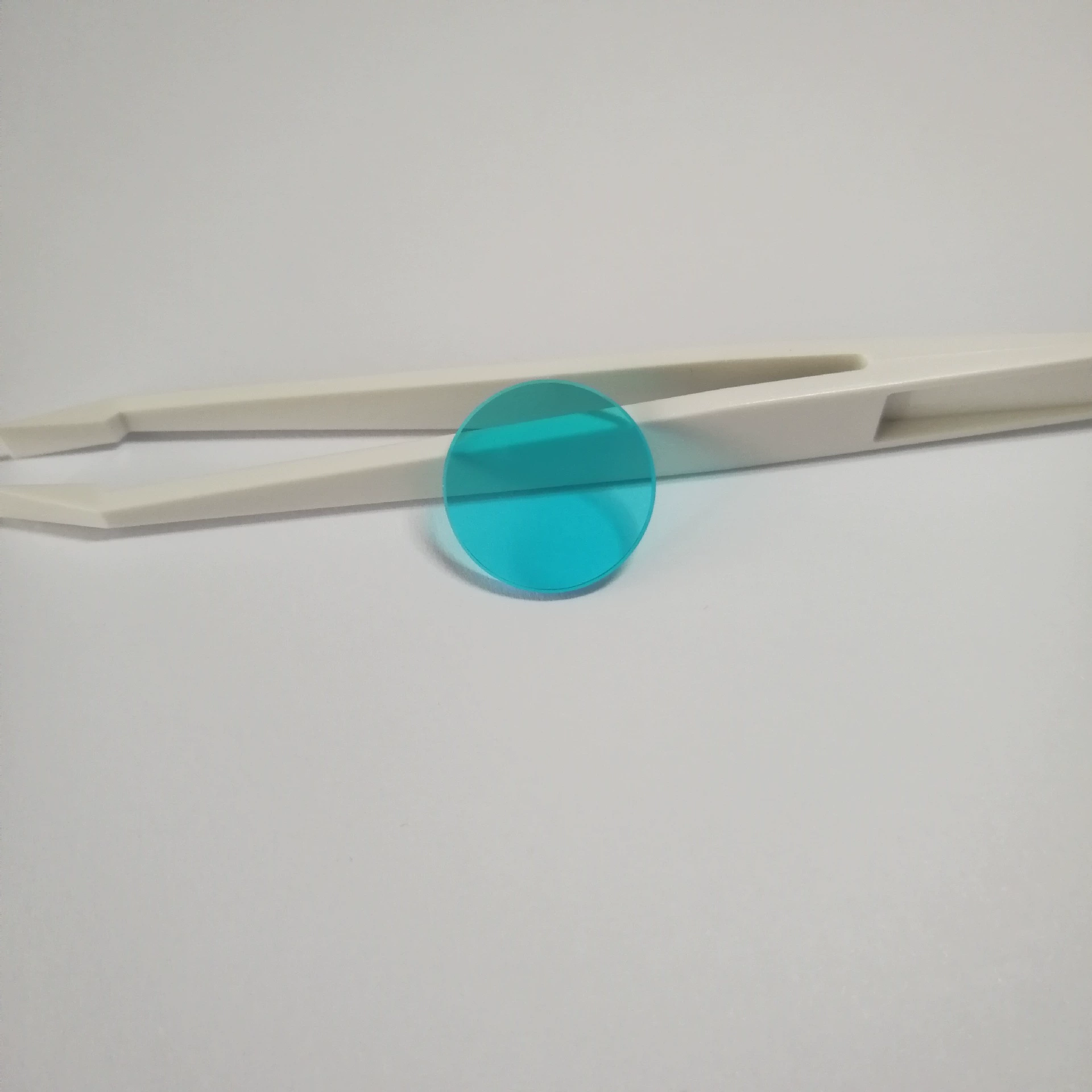 Пятно! Синий стеклянный инфракрасный фильтр поглощения