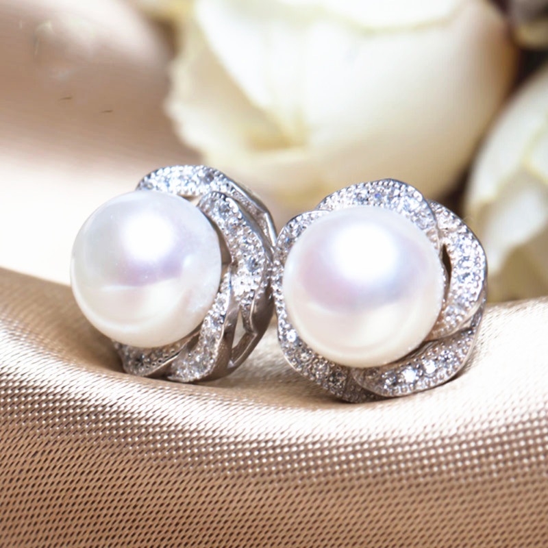 Orecchini a lobo con perle e zirconi eleganti da donna_voghion.com
