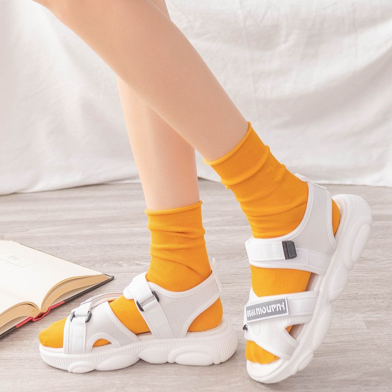 Calcetines de pila de mujer Calcetines de algodón liso de color sólido sin tacón calcetines de media pantorrilla en blanco y negro sin tacón boca suelta calcetines de confinamiento de mujeres embarazadas
