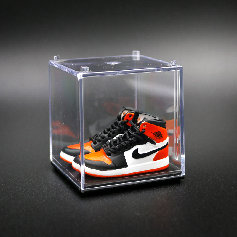 AJ zapatos de baloncesto zapatos de moda mini modelo tridimensional dedo del pie rojo y negro decoración del coche decoración de la torta modelo de zapato hecho a mano