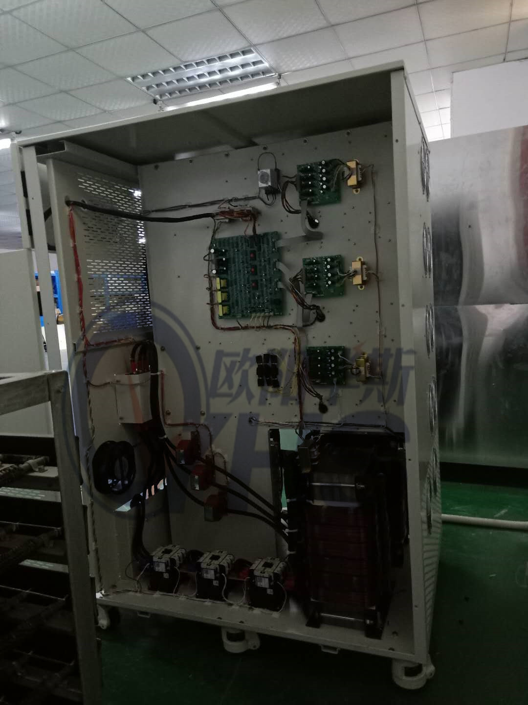 ����220V���룬����380V 60HZ���������100KVA��Ƶ��Դ��������