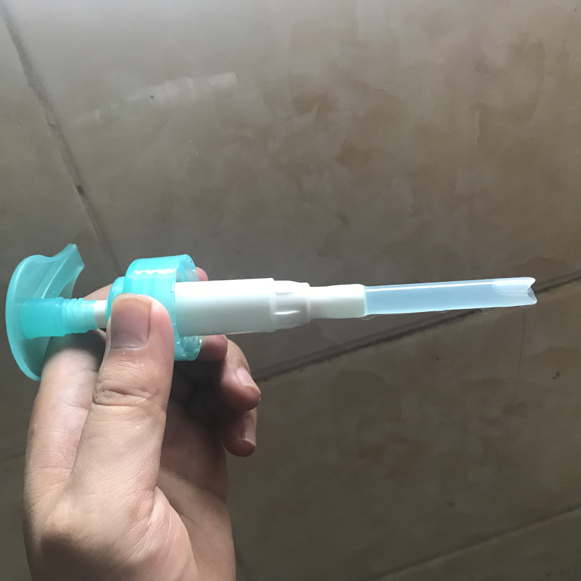 厂家生产沐浴露洗发水洗手液泵头吸管 PE吸管 PETG吸管可切斜口V