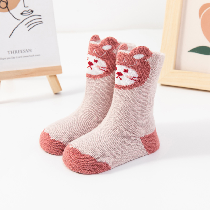 Amazon popular de dibujos animados sueltos dispensadores de calcetines de bebé NIÑOS Calcetines de piso de trampolín calcetines de tiburón tridimensionales