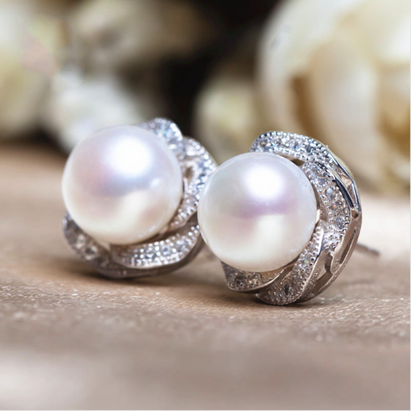Orecchini a lobo con perle e zirconi eleganti da donna_voghion.com
