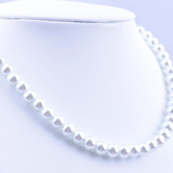 multicoloured glass necklace from pearl
