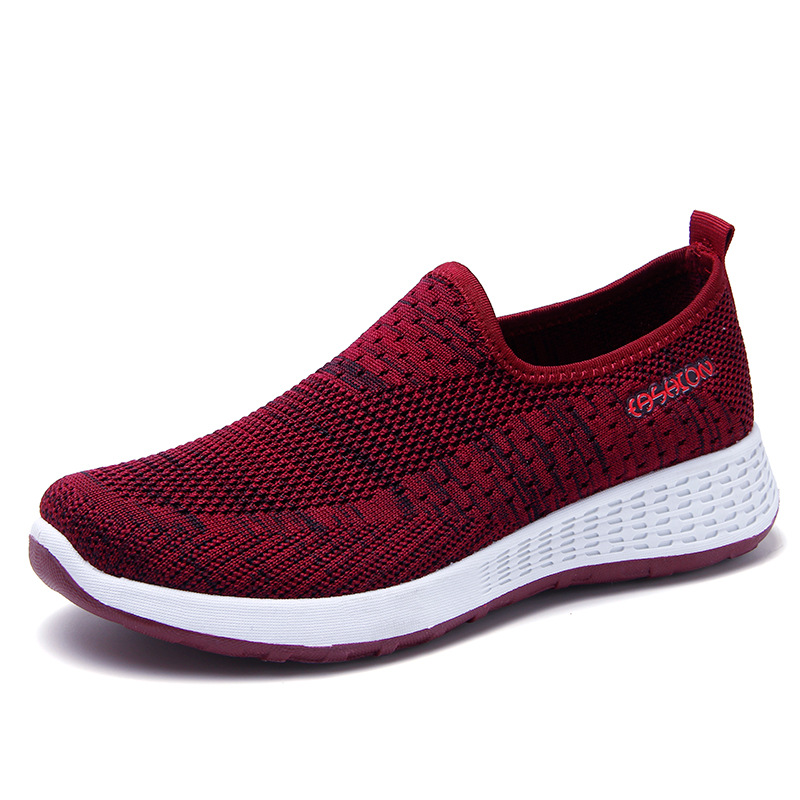 Viejo Beijing zapatos de tela de verano de las mujeres transpirable ligero slip-on mamá zapatos antideslizantes planos deportivos zapatos casuales zapatos de mujer
