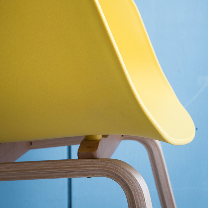 Mesa y silla de moda clásica simple nórdico moderno respaldo reposabrazos silla de plástico leche tienda de té ocio Silla de pierna de madera